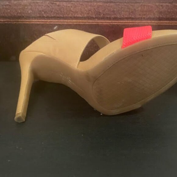 Jessica Simpson tan and neon coral stilettos - Picture 9 of 12